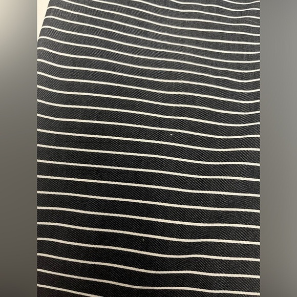 LOFT Striped Capri Work Pant Slacks- Julie- Size 6 - Picture 4 of 8